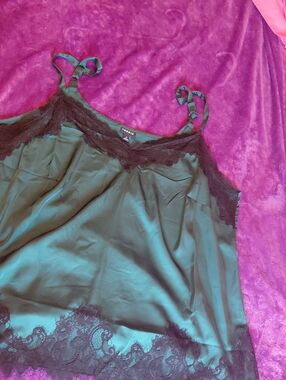 torrid emerald satin cami with black lace trim